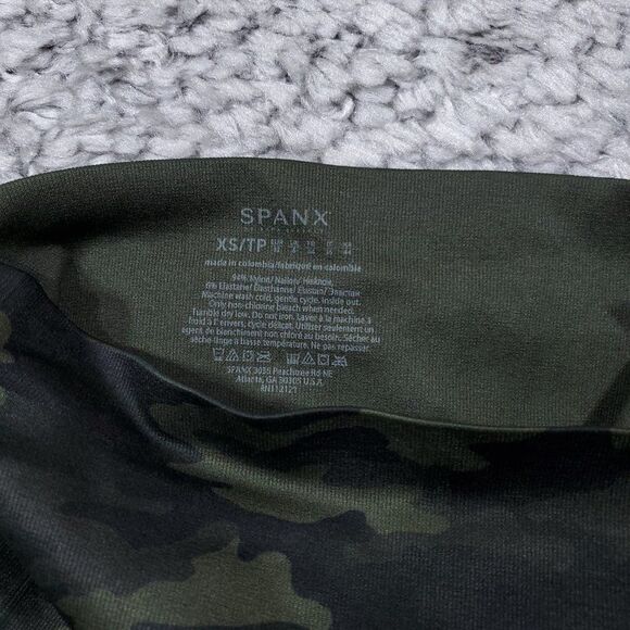 Spanx Look At Me Now Seamless Leggings Green Camo Women's Size XS FL3515 - Picture 4 of 9